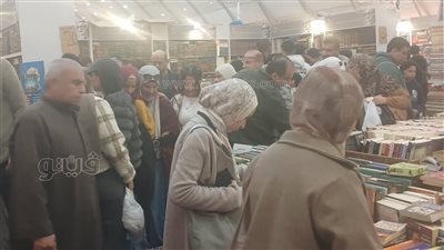 تبدأ من 10 جنيهات، سور الأزبكية يعيد الروح لمعرض الكتاب بأسعار في متناول الجميع (صور)
