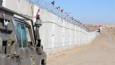 الجدار الحدودي الأسمنتي بين سوريا والعراق.. بغداد تؤكد انتهاء 80% من تشييده.. مجهز بكاميرات حرارية.. ويمثل خطوة استراتيجية في مواجهة تهديد التنظيمات الإرهابية العابرة للحدود وأهمها داعش