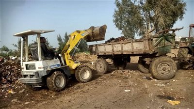 رفع نحو 24 طنًا من القمامة والمخلفات بقريتي نديبة وشرنوب بدمنهور