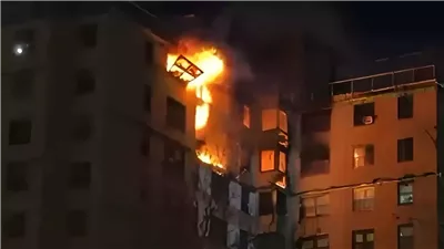 حريق يلتهم 10 شقق بناطحة سحاب في نيويورك وإخلاء 150 شقة (فيديو) 