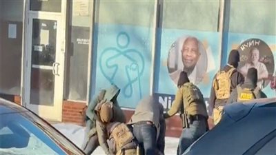 مينيسوتا تشتعل، اعتقالات ومواجهات صادمة وحاكم الولاية يكشف 