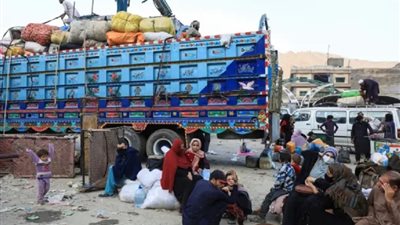 فروا من الحروب الأهلية والاضطهاد ومخاوف من تعرضهم لترحيل قسري، عودة 17 ألف لاجئ أفغاني لبلادهم