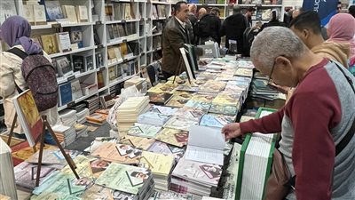 إصدارات مكتبة الإسكندرية تشهد إقبالًا كثيفًا من جمهور معرض القاهرة الدولي