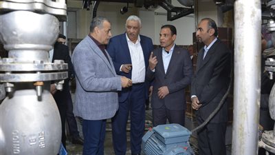 وزير الإنتاج الحربي يتفقد شركة أبو زعبل للكيماويات المتخصصة 