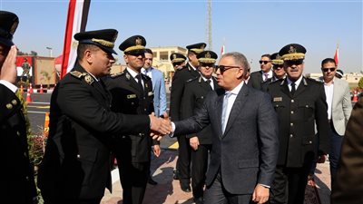 محافظ الإسماعيلية يقدم التهنئة لمدير الأمن بمناسبة الاحتفال بالذكرى الـ ٧٤ لعيد الشرطة
