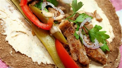 طريقة عمل شاورما السمك بمذاق لا يقاوم 