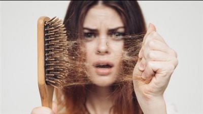 أطعمة تمنع تساقط الشعر وتزيد من قوته ولمعانه 