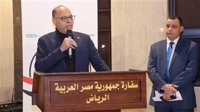 وزير العمل يعقد لقاءً موسعًا مع ممثلي الموارد البشرية بالشركات السعودية والجالية المصرية