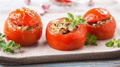 طريقة عمل محشي الطماطم بمذاق لا يقاوم 