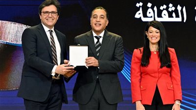 مدبولي: ملف التنمية البشرية وبناء الإنسان أولوية قصوى في استراتيجية الدولة 