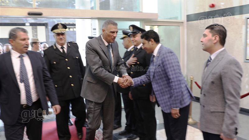 محافظ اسوان يقدم