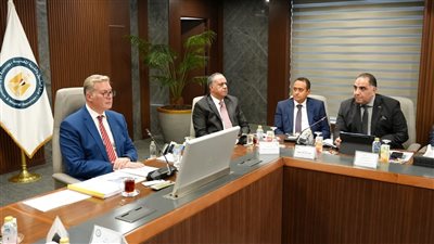 وزير البترول يتابع جهود توطين صناعة PVC المستخدم في الوثائق المؤمنة