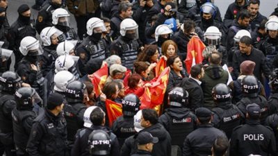  محافظة تركية تحظر التظاهرات المؤيدة للأكراد على حدود سوريا (فيديو)