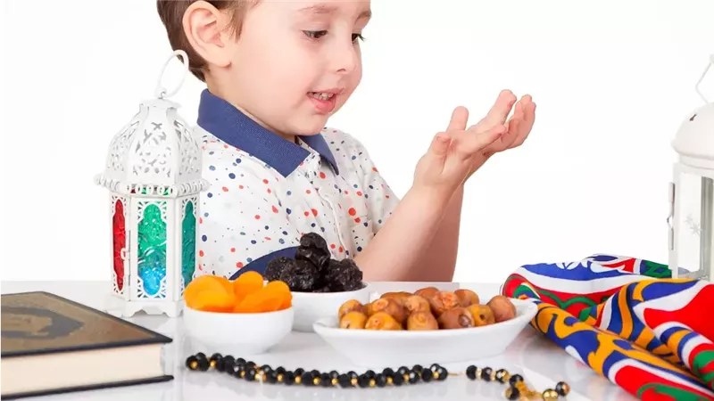 حكم إلزام الأطفال