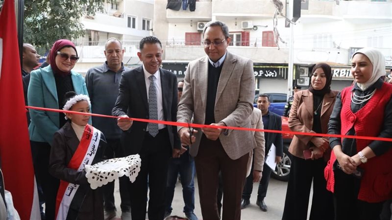 محافظ قنا يفتتح معرض