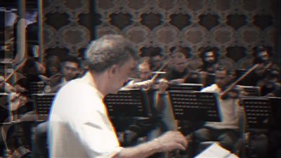 راشد الماجد يجري البروفات الأخيرة قبل حفل الرياض (فيديو)