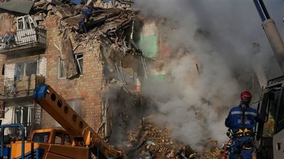 قتلى وجرحى في ضربات جوية روسية استهدفت كييف