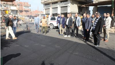  محافظ الشرقية يتفقد أعمال رصف وتوسعة طريق العدوة بههيا 