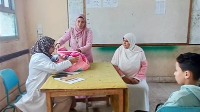 توقيع الكشف الطبي على 290 مواطنا وتحصين 200 رأس ماشية بالبحيرة 