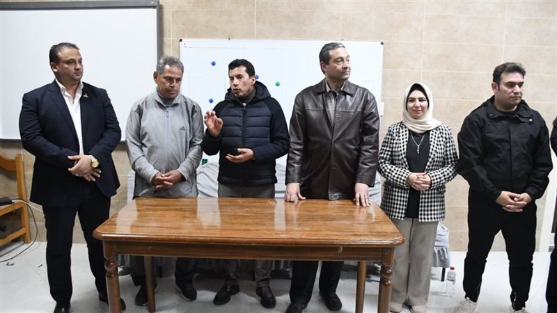 أشرف صبحي ومحافظ