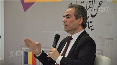 “الثقافة والسياسة في زمن اللايقين.. مآلات القرن الحادي والعشرين” بندوة اللقاء الفكري بمعرض الكتاب