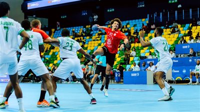 أمم أفريقيا لليد، منتخب مصر يتقدم على الرأس الأخضر 11/16 في الشوط الأول