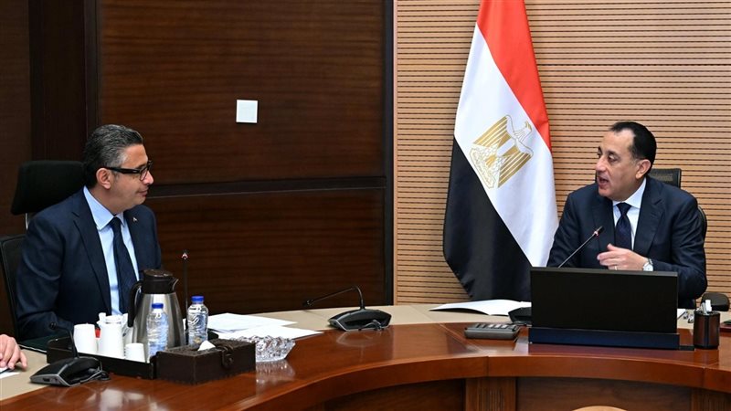 رئيس الوزراء ووزير