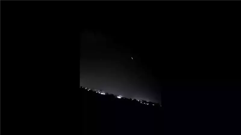 انفجارات وإطلاق نار