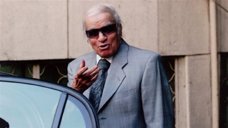 الكاتب الساخر أحمد