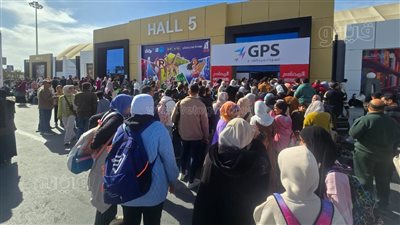 قاعة 5 ترفع شعار 