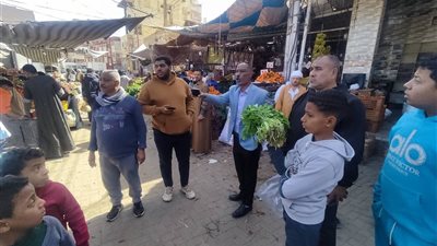 حملة مكبرة لضبط الشوارع ورفع الإشغالات بالخارجة في الوادي الجديد 