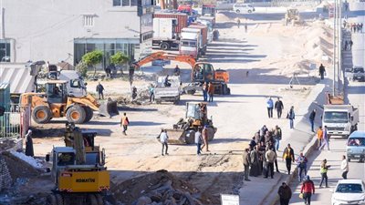 محافظ الإسكندرية يتابع التوسعة المرورية بطريق 