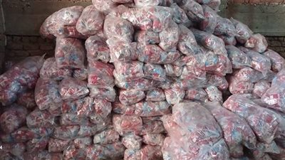 ضبط 2 طن علف مجهول المصدر في حملة تموينية بالبحيرة