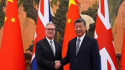 خطوة خطيرة، ترامب يحذر بريطانيا من توسيع علاقاتها التجارية مع الصين