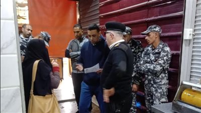 تحرير 7 محاضر بيئية للنباشين والمطاعم والمحال التجارية بالإسماعيلية 