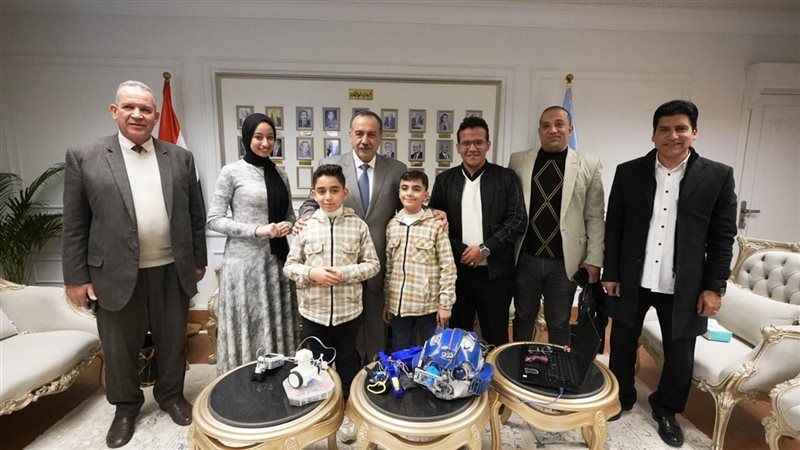 محافظ أسيوط يلتقي