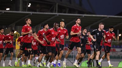 الأهلي يخوض مرانه الختامي استعدادا لمواجهة يانج أفريكانز (فيديو)