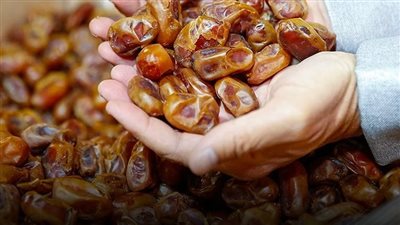 مجلس الوزراء يكشف حقيقة استيراد تمور إسرائيلية 