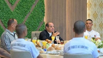 السيسي: الوزارات تضع الدارسين التابعين لها البرامج والمناهج الفنية.. والأكاديمية العسكرية توفر المكان