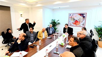 وزير الإسكان يعقد اجتماعا بمقر جهاز مدينة حدائق أكتوبر لمتابعة سير العمل بالمشروعات الجارية
