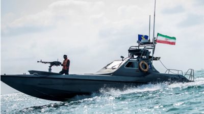 الحرس الثوري الإيراني ينفي اغتيال قائد القوة البحرية في انفجار بندر عباس 