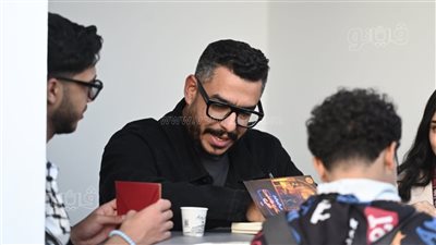 للمرة الثانية، زحام على حفل توقيع كتاب حكاوي لـ عبدالرحمن حجاج