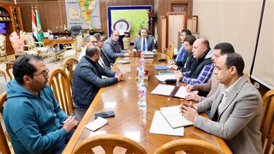 محافظ المنوفية يناقش استعدادات إقامة معارض 