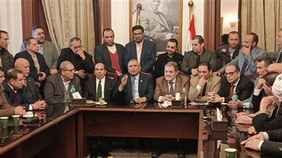 عبدالسند يمامة يسلم رئاسة حزب الوفد للسيد البدوي (صور)