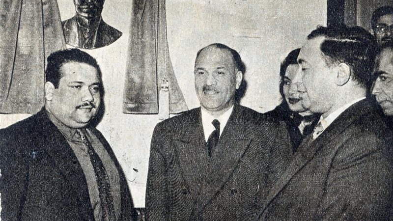  فتحى رضوان يتوسط