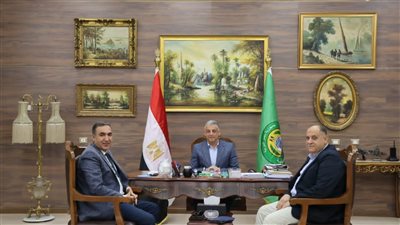 محافظ الإسماعيلية يستقبل رئيس الهيئة العامة للخدمات البيطرية لإقامة شلتر للكلاب