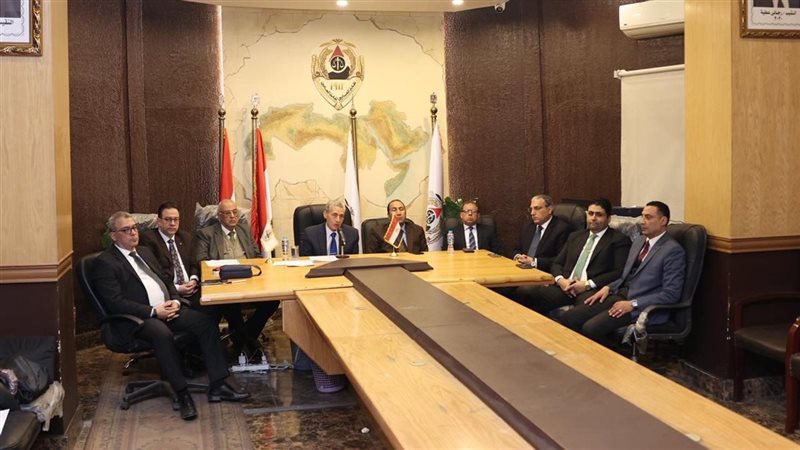 اللجنة المشرفة على