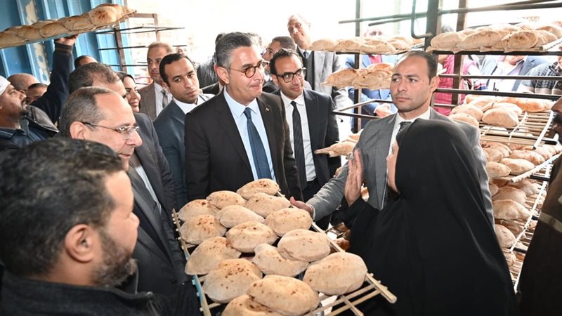 وزير التموين خلال