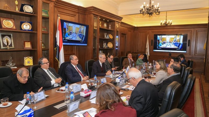 اجتماع رجال أعمال