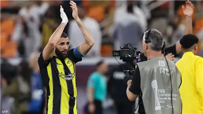 أغادر وأنا مرفوع الرأس، بنزيما يودع الاتحاد برسالة مؤثرة بعد انتقاله إلى الهلال 